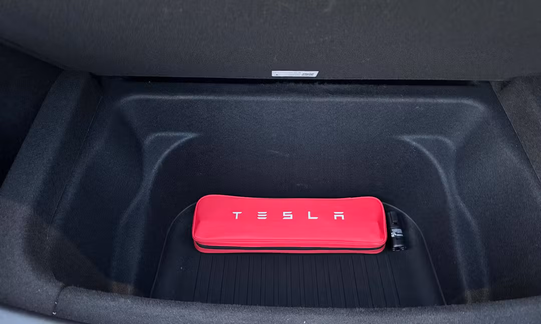 2023 Tesla Model Y Long Range AWD in Solid Black, Accessories